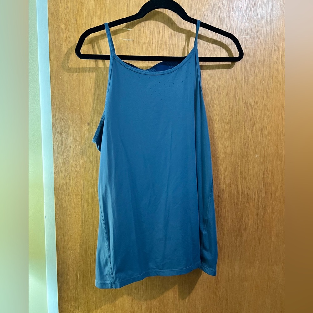 EUC Nike dry fit women’s tank top